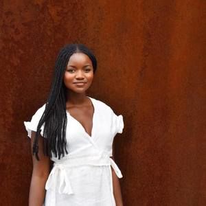 Meet your Posher, Selly